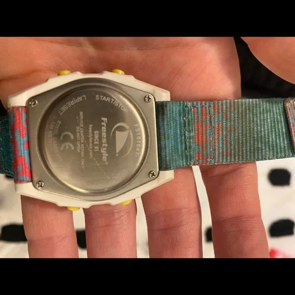 Shark watch new condition - Picture 5 of 5